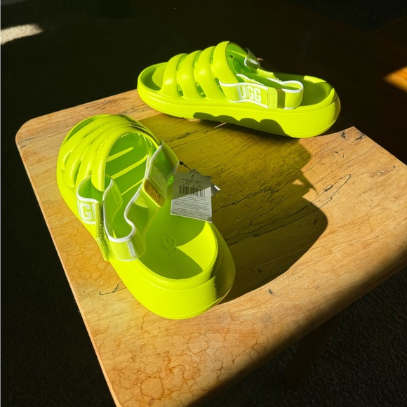 UGG Sport Yeah Lime Green Slides - Picture 2 of 6